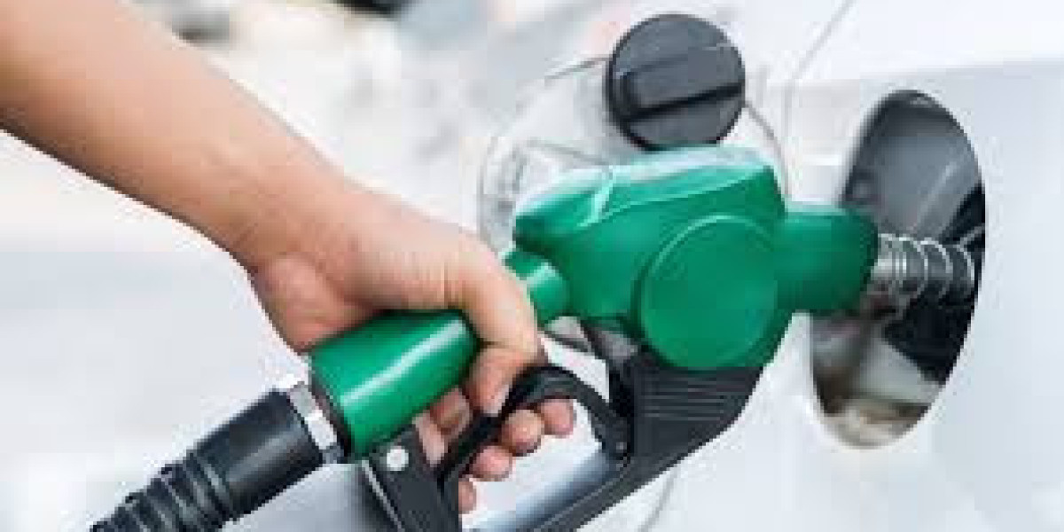 NIGERIANS EXPECT A HIKE IN FUEL PUMP PRICE AS LANDING COST HIT 632 NAIRA PER LITRE.