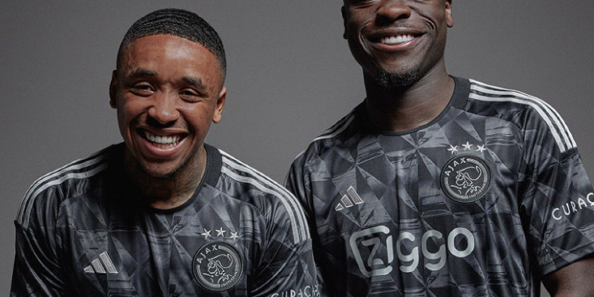 Ajax 2023-24 Adidas tretji komplet