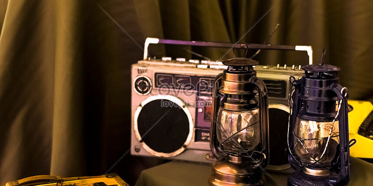 Discover the enchanting world of FM radio. An adventure that stimulates the senses!