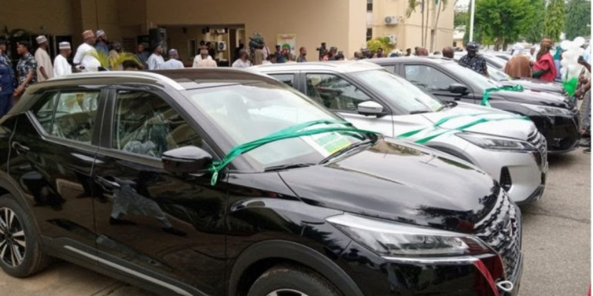 MINISTER NYESOM WIKE HANDS OVER VEHICLES TO FCT CHIEFS
