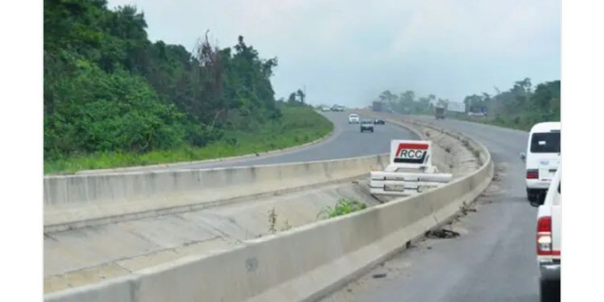 FATAL ACCIDENT ON LAGOS-IBADAN EXPRESSWAY CLAIMS FOUR LIVES AND INJURES THREE