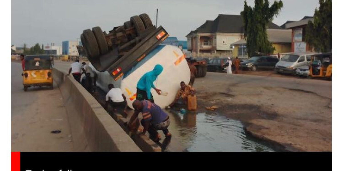 LASTMA PREVENTS POTENTIAL DIESEL FIRE EXPLOSION IN LAGOS-ABEOKUTA EXPRESSWAY ACCIDENT