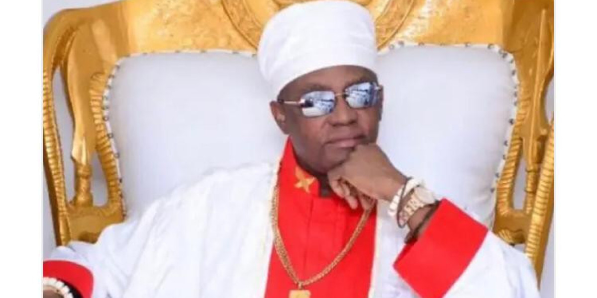 OBA OF BENIN SUSSPENDS ENOGIE of UHOGUA VILLAGE AND APPOINTS INTERIM LEADERSHIP