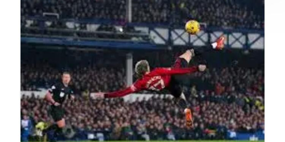 MANCHESTER UNITED SECURES CONVINCING VICTORY OVER EVERTON AMID CONTROVERSY