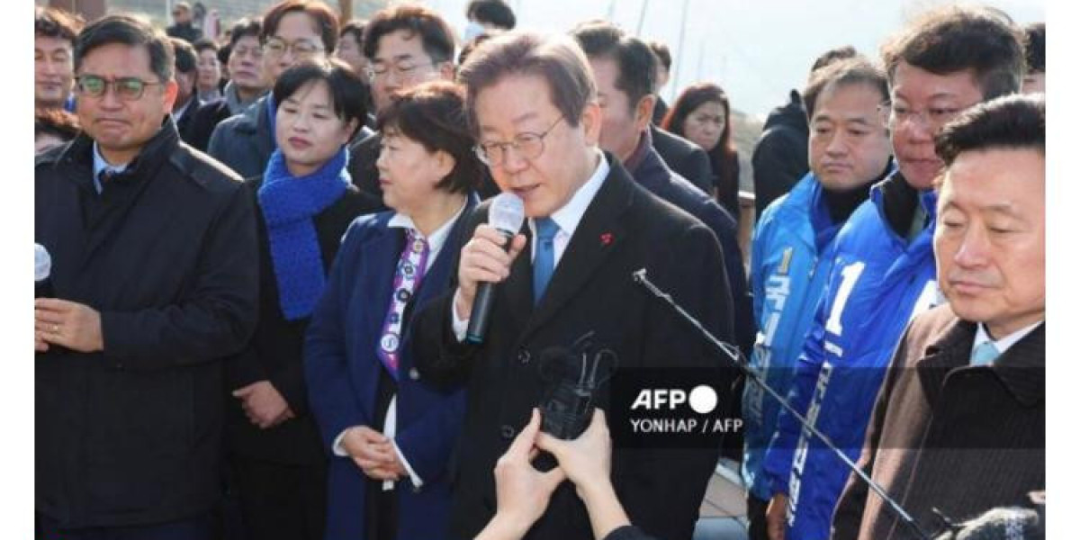 SOUTH KOREAN OPPOSITION LEADER LEE JAE-MYUNG ATTACKED IN BUSAN: FUTURE PRESIDENTIAL CONTENDER