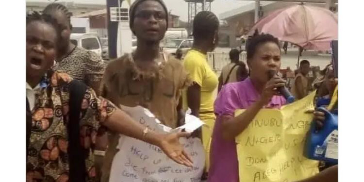Protests Erupt in Nigeria Over Rising Cost of Living and Fuel Subsidy Removal