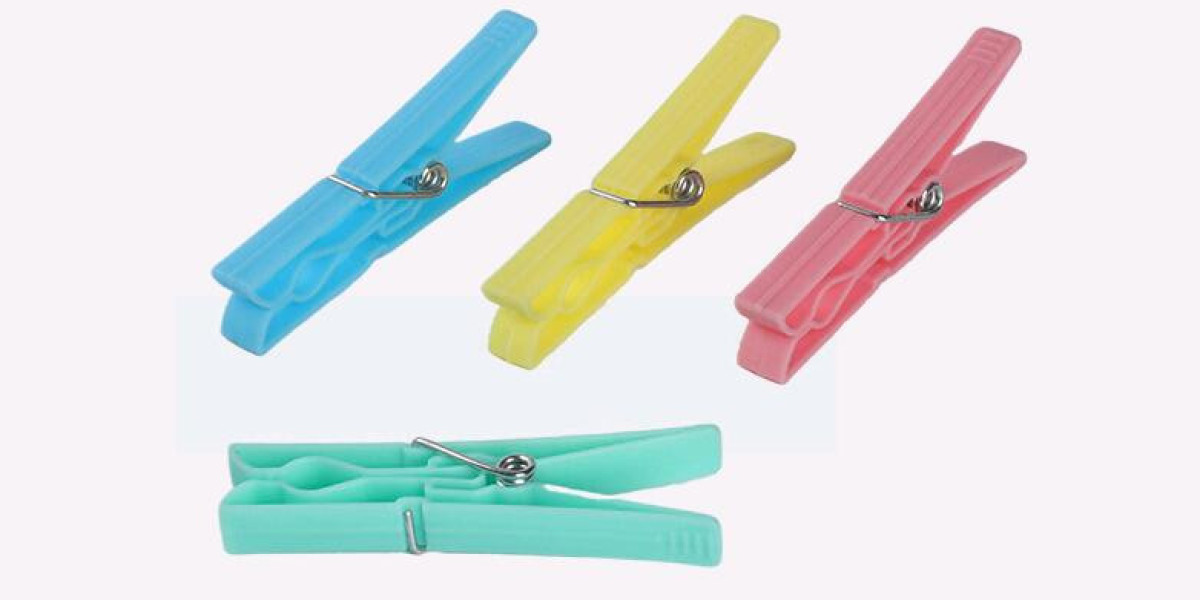 Do you know about Monochromatic plastic clothes pegs?