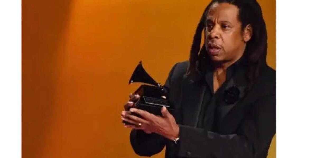 Jay-Z CRITICIZES GRAMMY AND ADVOCATES FOR FAIR RECOGNITION IN ACCEPTANCE SPEECH