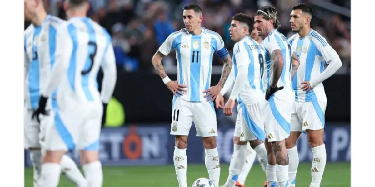 Argentina Dominates El Salvador in Friendly Victory Without Messi