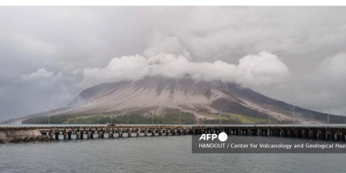 Mount Ruang Eruption Sparks Urgent Evacuations and Airport Closure in Indonesia