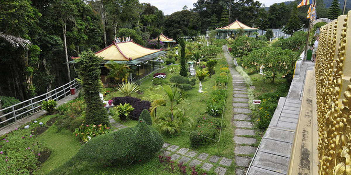 Menyelami Keindahan Alam di Taman Rekreasi Lumbini Park