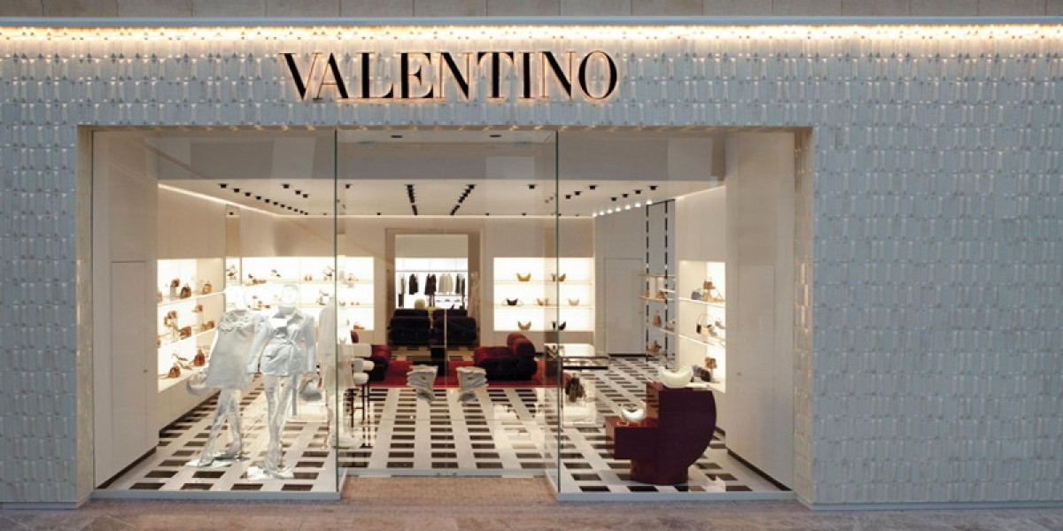 Valentino Sneakers sophistication and LE charisma