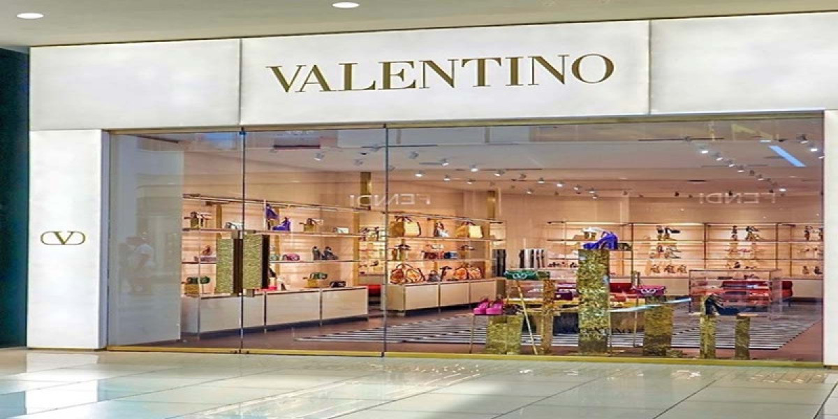 Valentino Shoes Outlet compromise to high heels