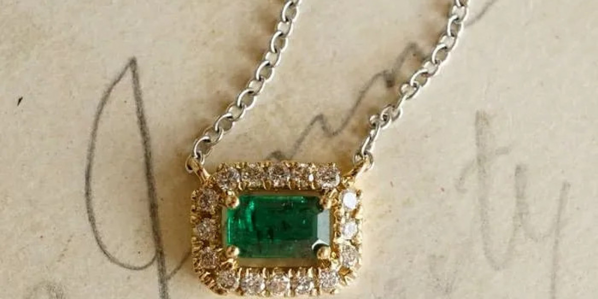 The Formation of Vivid Green Emerald