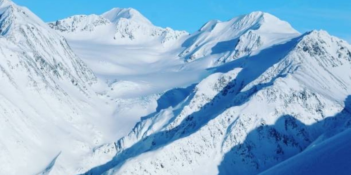 Elevate Your Skiing Experience with Heli Ski Alaska and Valdez Heli Ski Guides