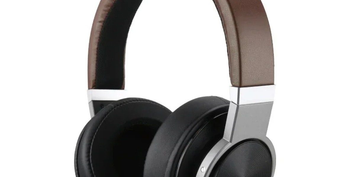 Immersive Sound Experience: ARKON Over Ear Headphones WHP700