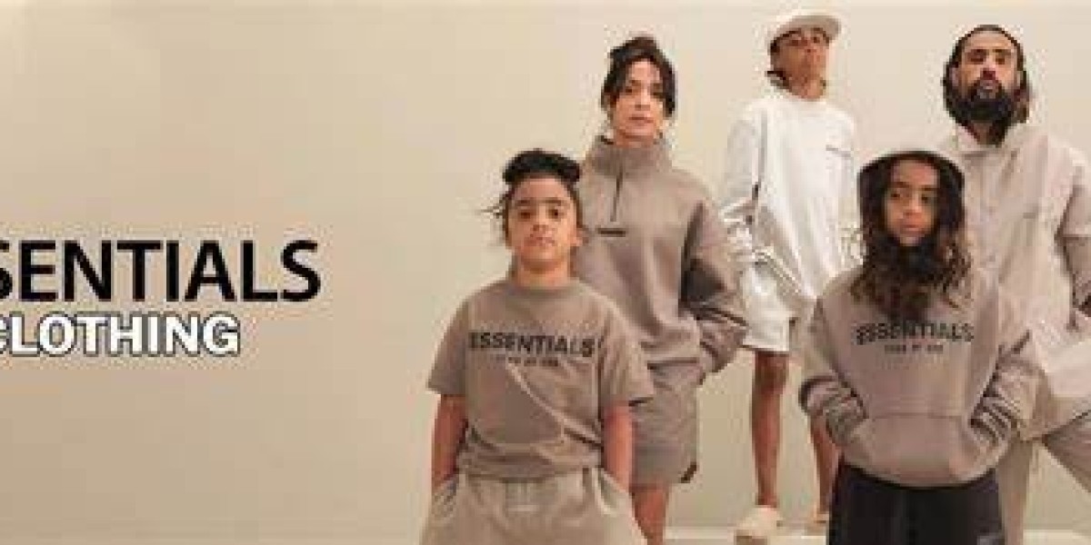 Essentials Clothing UK: Perfectly Blending Fashion and Function