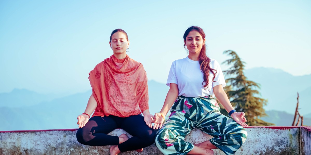 Best Yoga Teacher Training School in Rishikesh