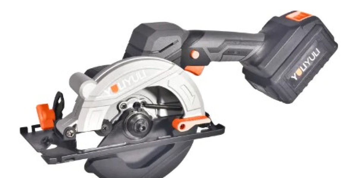 The Advantages of Using a Cordless Circular Saw