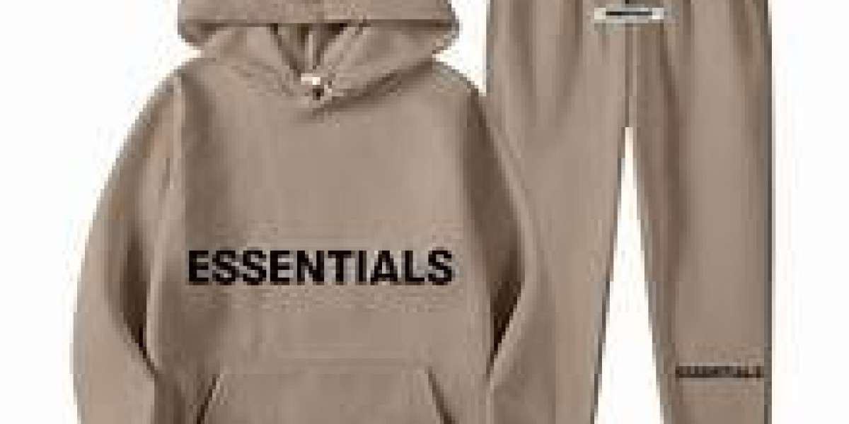 Why Essentials Clothing Should Be a Staple in Your Wardrobe