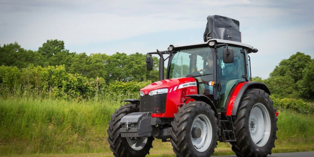 Mahindra vs. Massey Ferguson: A Comparative Analysis of Tractors