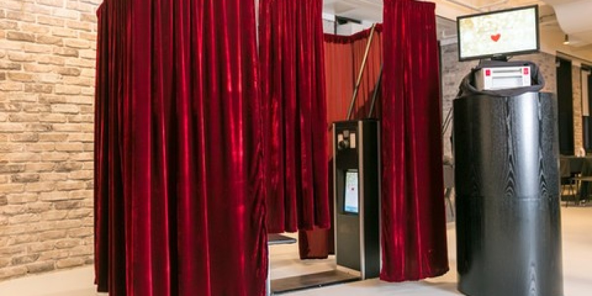 Photo Booth Rentals for Weddings, Birthdays, and Corporate Events