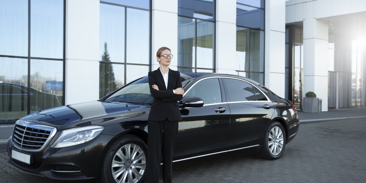 Luxury Airport Transfers in London: Why Choose a Limousine