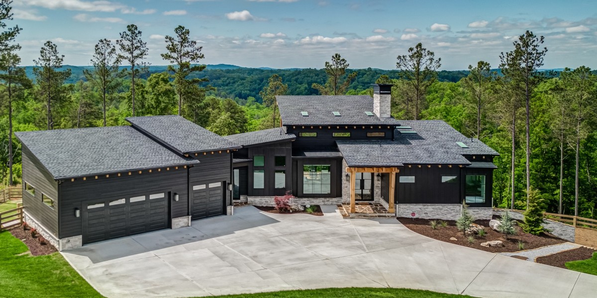 Custom Home Construction vs Pre-Built Homes: Which is Right for You?