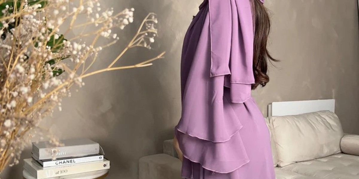 From Tradition to Trend: The Evolution of the Modern Abaya