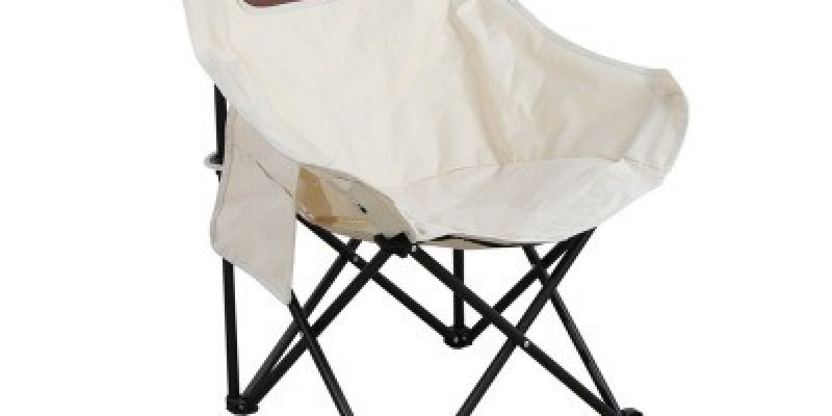 Convenient Patio Folding Chairs and Table